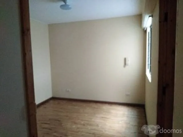 VENDO PRÁCTICO Y LINDO DPTO. EN CALLE ALCANFORES 874, PISO 1, 2DO NIVEL, MIRAFLORES — foto 2