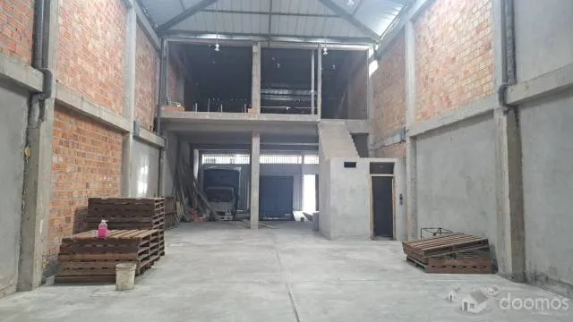 VENTA DE LOCAL -ALMACEN DE ESTRENO $ 480,000 - 3