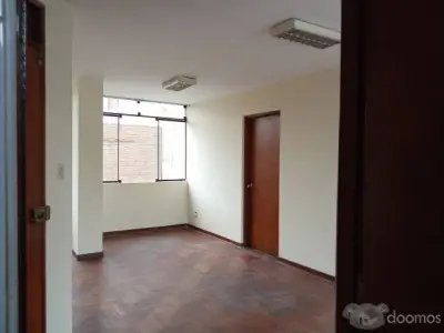 Oficina comercial en alquiler