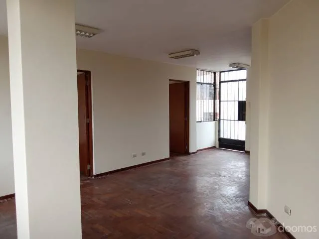Oficina comercial en alquiler - 4