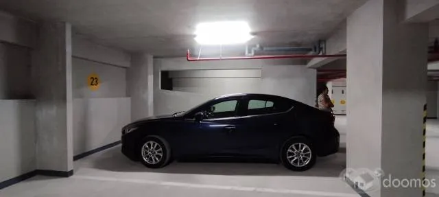 Estacionamiento amplio en Lince - 4