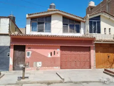 Ubicación! Casa Residencial /Profesional en Zona de Clínicas - Los Libertadores