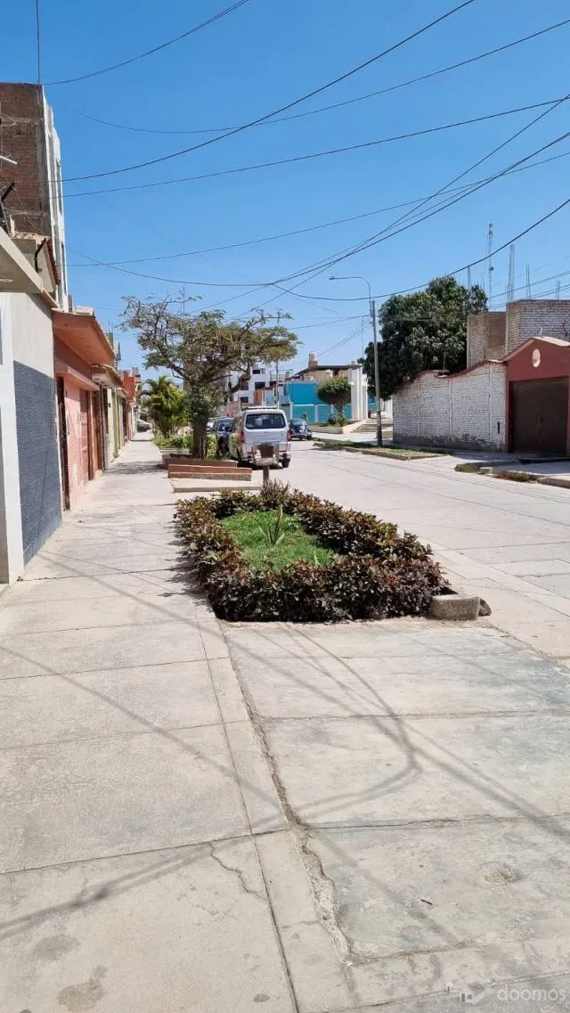 Ubicación! Casa Residencial /Profesional en Zona de Clínicas - Los Libertadores - 5