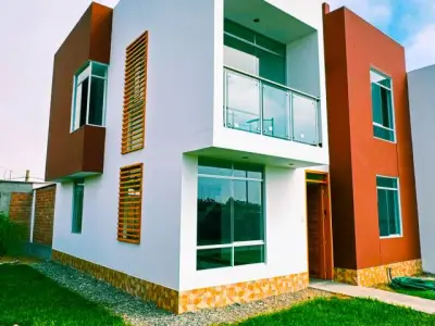 CASA DE ESTRENO "Residencial Santa Rosa"