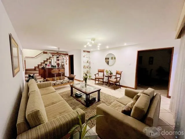 VENDO CASA EN URBANIZACIÓN CENTRO COMERCIAL MONTERRICO - 1