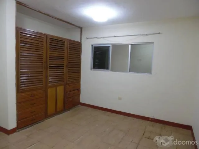 Casa amplia de 2 pisos con azotea habilitada para un tercer nivel, a pocos metros del Centro Cívico. Pisos Independientes, con cisterna y tanque elevado que permite continuidad de agua las 24 horas. - 5