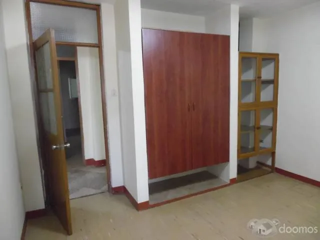 Casa amplia de 2 pisos con azotea habilitada para un tercer nivel, a pocos metros del Centro Cívico. Pisos Independientes, con cisterna y tanque elevado que permite continuidad de agua las 24 horas. - 8