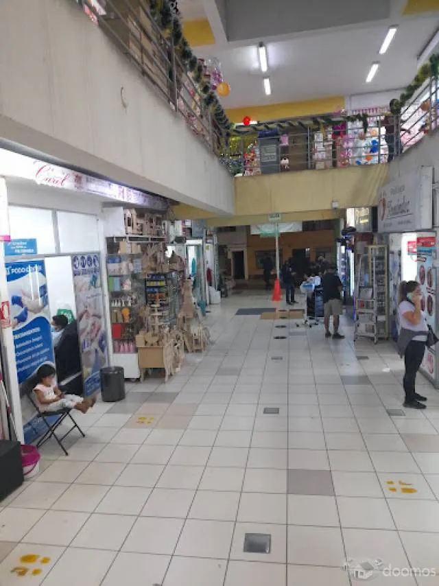 TRUJILLO, OCASIÓN VENDO STAND  CENTRO COMERCIAL BOULEVARD