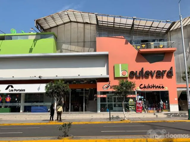 TRUJILLO, OCASIÓN VENDO STAND  CENTRO COMERCIAL BOULEVARD