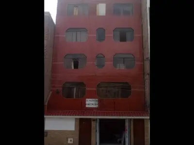 VENDO CASA DE 6 PISOS EN EL CORAZON DE LOS OLIVOS $485,000 DOLARES