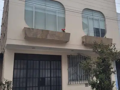 CASA EN HUAYCAN, ZONA B Calle Los Pinos