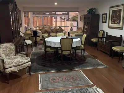 VENTA ACOGEDOR DEPARTAMENTO  EN CASUARINAS BAJA – SANTIAGO DE SURCO