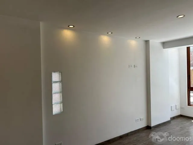 Cerro Colorado, Departamento En Estreno, Piso 3, Frente A Parque, Con Ascensor, Precio Insuperable!! — foto 5