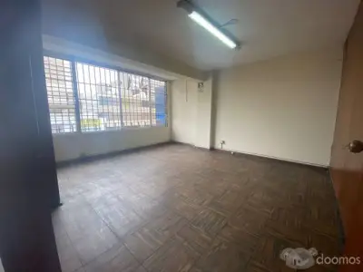 VENTA OFICINA EN JESÚS MARÍA, CERCA A LA MUNICIPALIDAD Y HOSPITAL REBAGLIATI