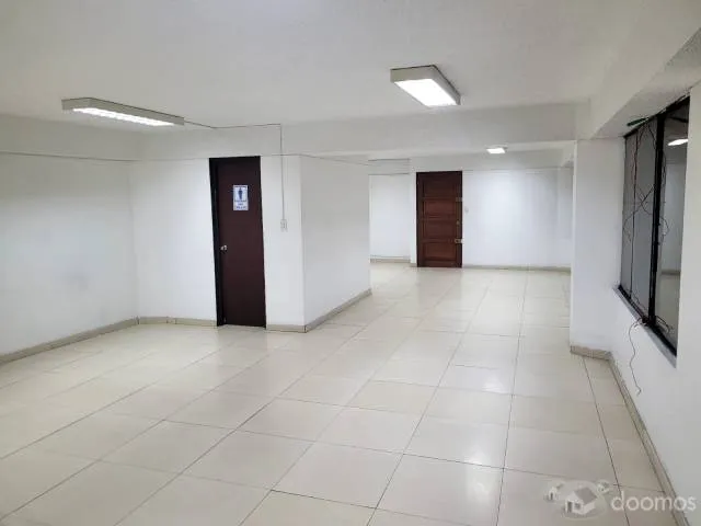 ALQUILO OFICINA EDIFICIO LOS DEFENSORES — foto 2