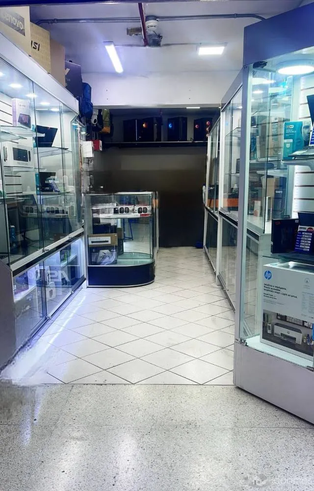 VENDO LOCAL COMERCIAL, COMPUPLAZA. - 1