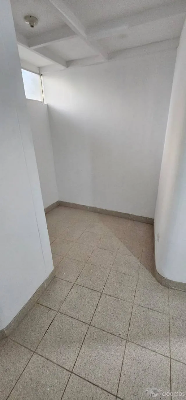 Oportunidad única: Venta de depósito en Miraflores - 3