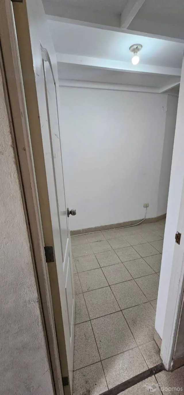 Oportunidad única: Venta de depósito en Miraflores - 4