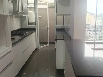 SE VENDE HERMOSO Y MODERNO DEPARTAMENTO TRIPLEX EN LA MOLINA – TOWN HOUSE
