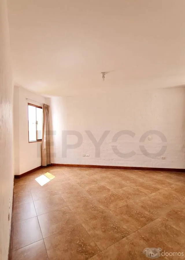 VENTA DE CASA DE TRES PISOS UBICACION PERFECTA EN AVENIDA URB EL GOLF -TRUJILLO - 10