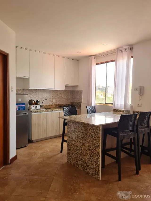 VENTA DE CASA DE TRES PISOS UBICACION PERFECTA EN AVENIDA URB EL GOLF -TRUJILLO - 13