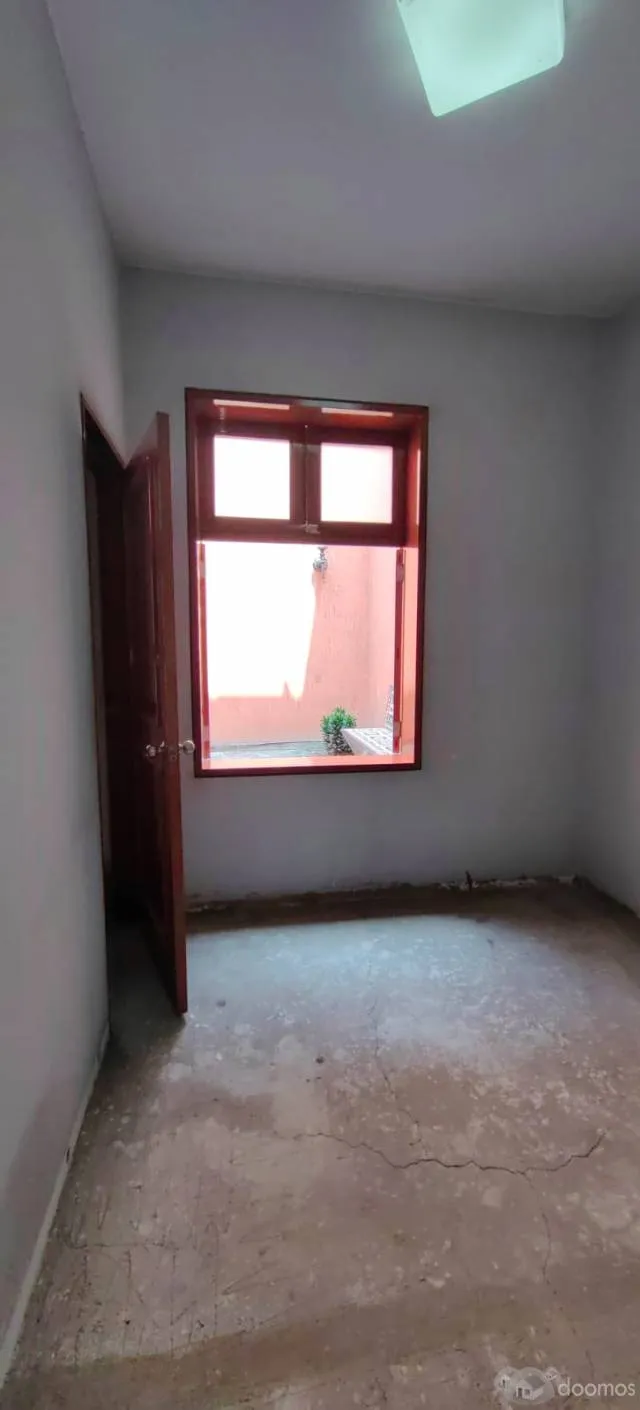 CASA MIRAFLORES PARA CLINICA, ESTUDIO JURIDICO , OFICINA , EMBAJADA, MARKET Y OTROS — foto 4
