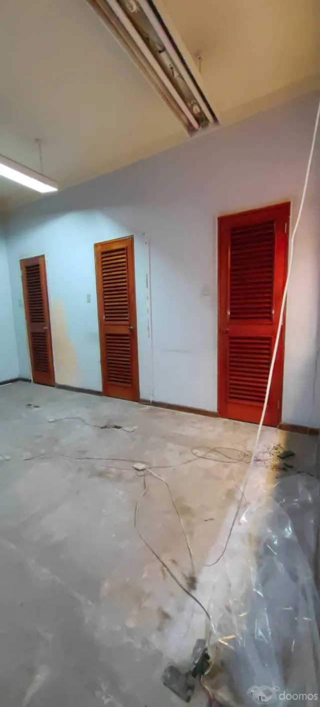 CASA MIRAFLORES PARA CLINICA, ESTUDIO JURIDICO , OFICINA , EMBAJADA, MARKET Y OTROS — foto 5