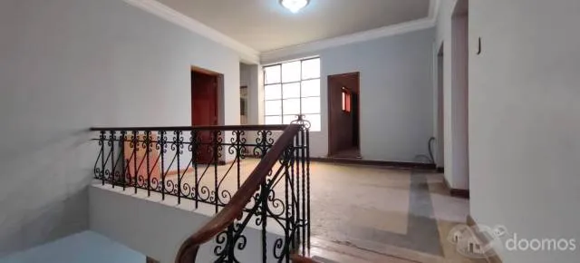 CASA MIRAFLORES PARA CLINICA, ESTUDIO JURIDICO , OFICINA , EMBAJADA, MARKET Y OTROS — foto 7