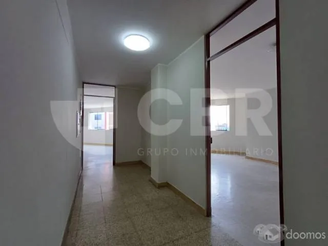 VENTA OFICINA EN EL CERCADO DE LIMA - 1
