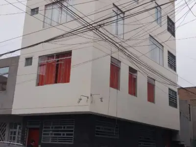 Venta de casa (4 pisos)