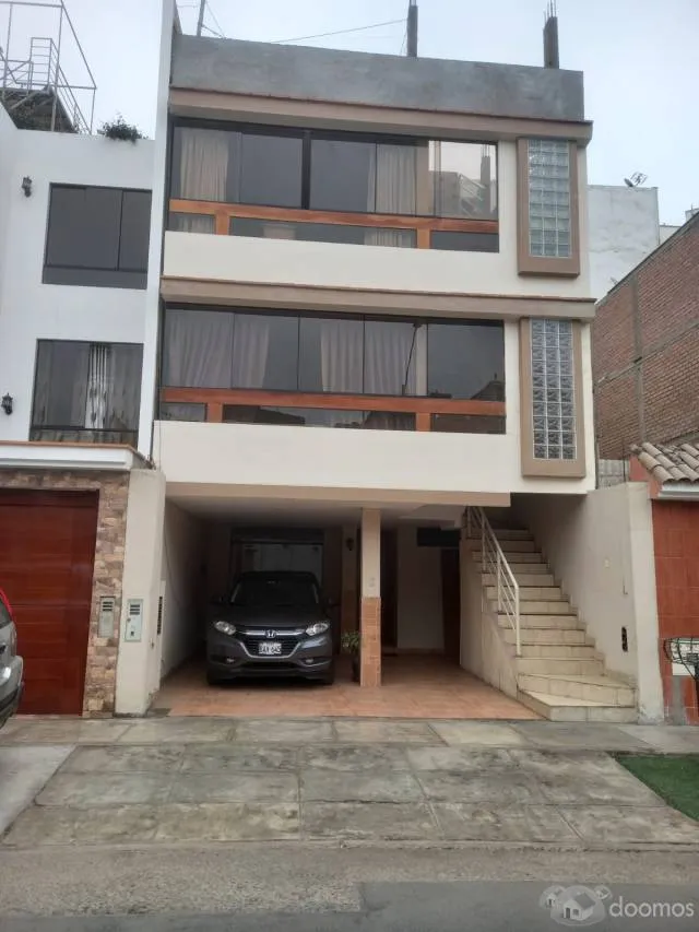 DEPA PRIMER PISO CON COCHERA EN ZONA RESIDENCIAL SURCO — foto 3