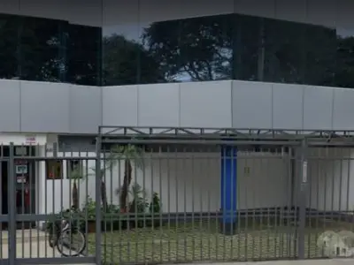 Alquiler de Oficina Amplia en Zona Comercial