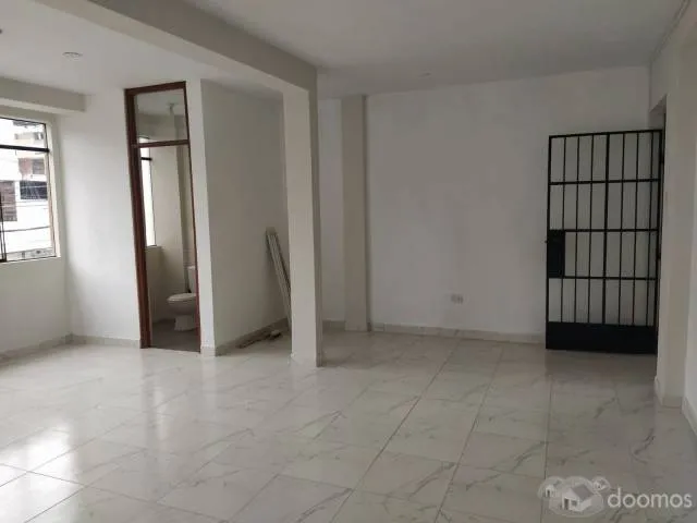 Oficina en pleno centro a pocos metros de Av. Sanchez Cerro - 1