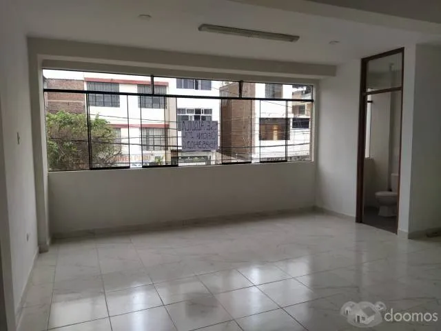 Oficina en pleno centro a pocos metros de Av. Sanchez Cerro - 2