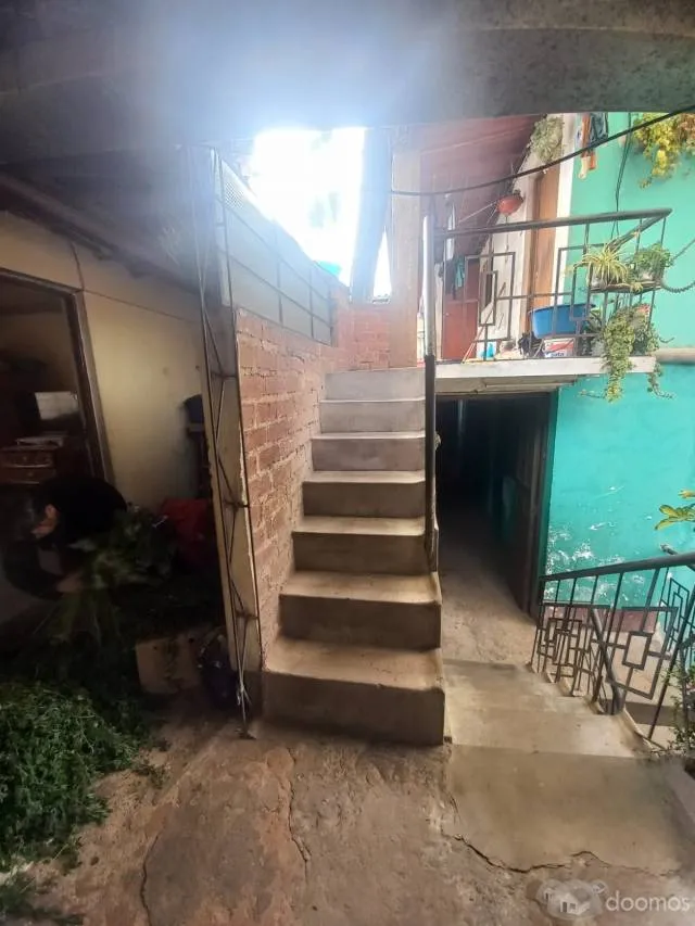 VENDO CASA DE 3 PISOS EN CAJAMARCA UBICADA A 5 MINUTOS DE LA PLAZA DE ARMAS DE CAJAMARCA $ 160,000 / 200 METROS - 2