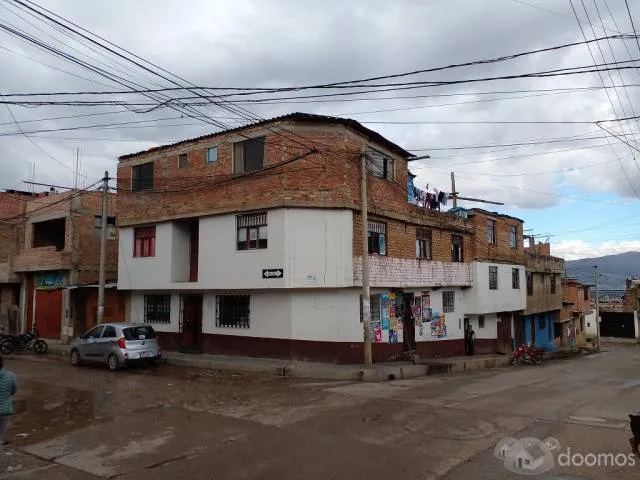 VENDO CASA DE 3 PISOS EN CAJAMARCA UBICADA A 5 MINUTOS DE LA PLAZA DE ARMAS DE CAJAMARCA $ 160,000 / 200 METROS - 8
