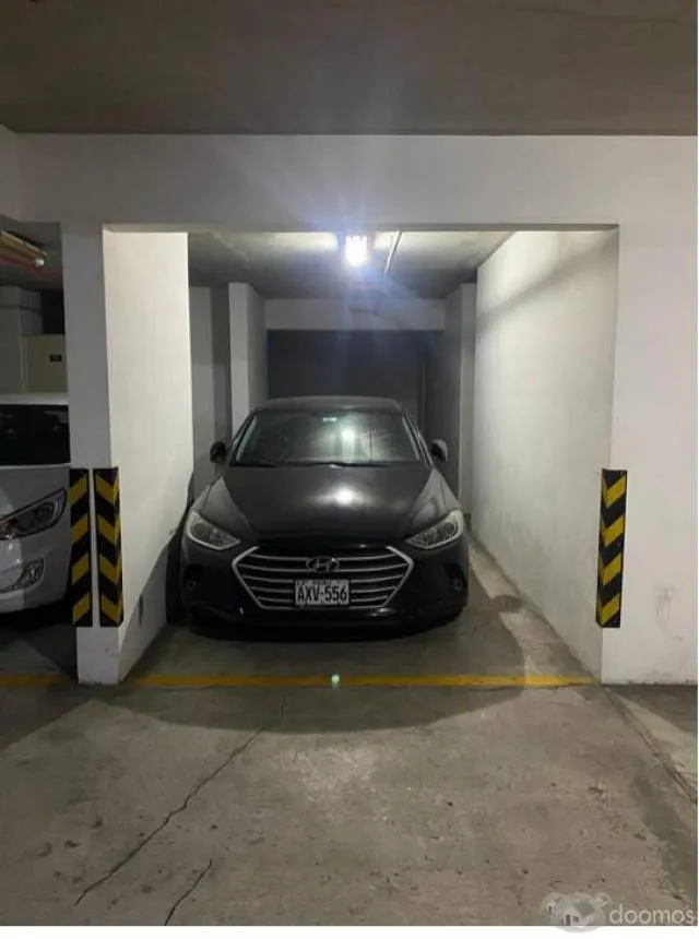 Venta  Estacionamiento  en excelente zona comercial - 3