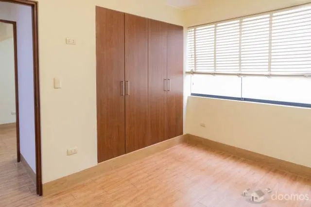 Alquiler de Departamento Exclusivo en Surco - Vista a Parque y Amplios Espacios — foto 3