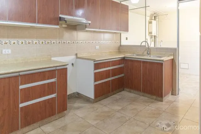 Alquiler de Departamento Exclusivo en Surco - Vista a Parque y Amplios Espacios — foto 8
