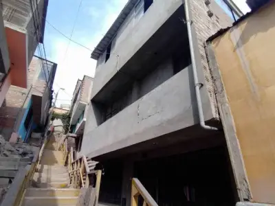 CASA DE TRES PISOS A PRECIO DE TERRENO POR MOTUPE EN SAN JUAN DE LURIGANCHO
