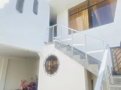 VENTA CASA DE 3PISOS EN ICA, URB SANTO DOMINGO DE GUZMÁN