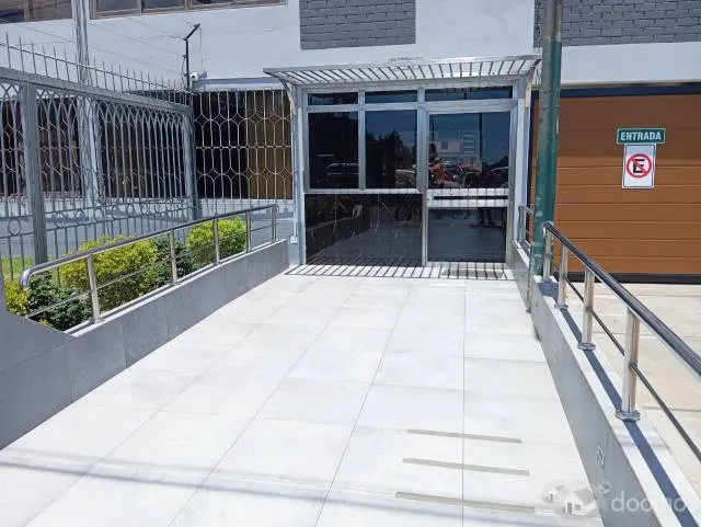 Monterrico. Cerca a universidades, Jockey Plaza, CC El Polo,  Vive seguro en condominio con amplias áreas verdes — foto 2