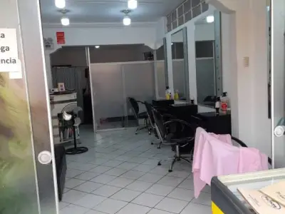 OCASIÓN ÚNICA – VENTA DE AMPLIO PRIMER PISO EN EL CENTRO DE TRUJILLO
