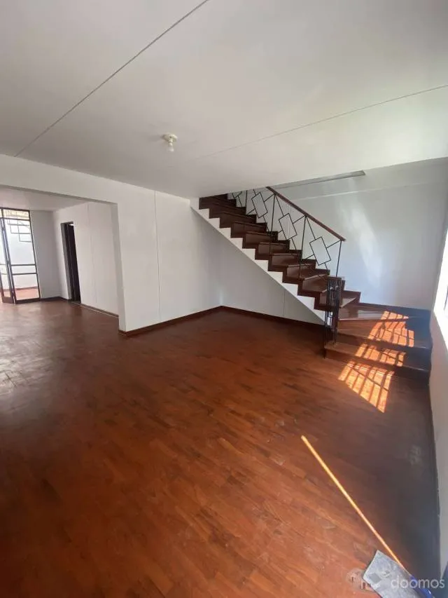 SE VENDE CASA DE 3 PISOS EN CONDOMINIO CERRADO EN CHORRILLOS (AV. TERÁN) — foto 5