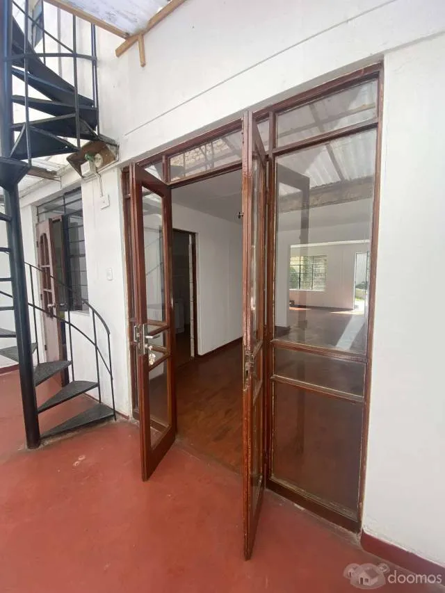 SE VENDE CASA DE 3 PISOS EN CONDOMINIO CERRADO EN CHORRILLOS (AV. TERÁN) — foto 6