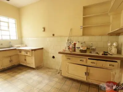 CASA DE 2 PISOS EN MIRAFLORES PARA RENOVAR O EDIFICAR EXCELENTE PARA RESTAURANTE