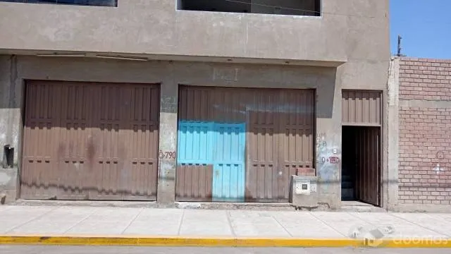 VENDO LOCAL COMERCIAL A MUY BUEN PRECIO CON PISTA CARROZABLE HABILITACION URBANA — foto 2