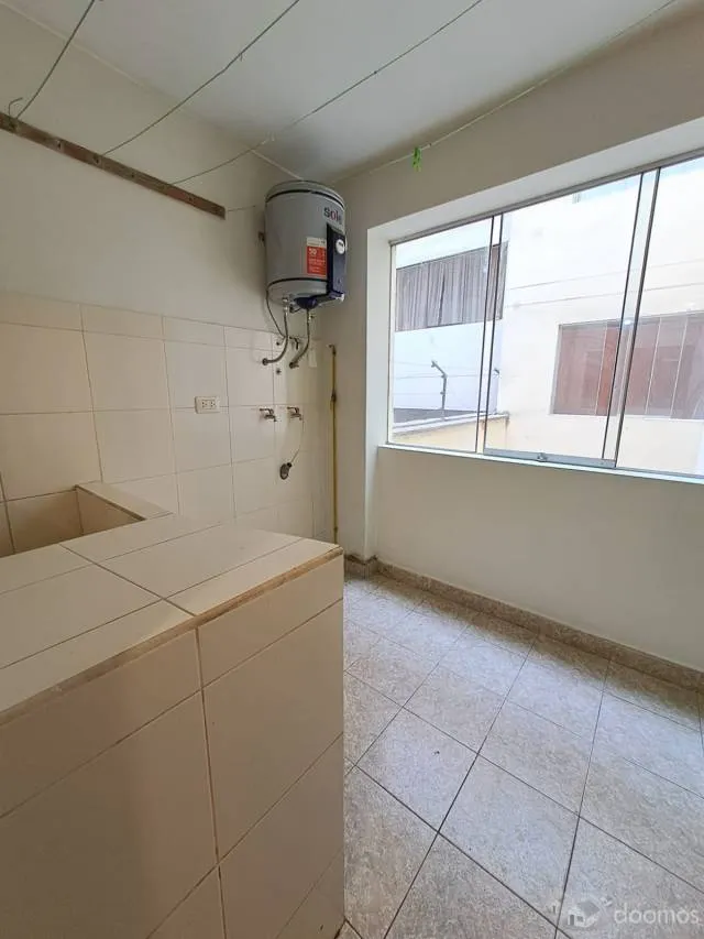 DEPARTAMENTO EN PISO 2 A MEDIA CDRA ESTACION METROPOLITANO MATELLINI — foto 11