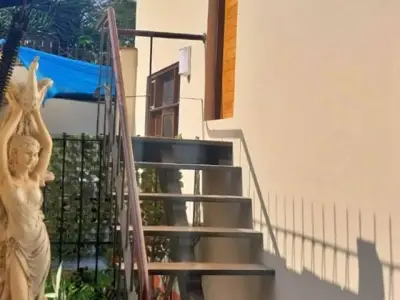 AMPLIO Y ELEGANTE DUPLEX, NO AMOBLADO, 138 m2, 4 DORM, 2 BAÑOS, VIVENDA UNIFAMILIAR, NO PERROS.