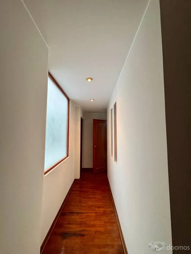 ???? SE ALQUILA HERMOSO DEPARTAMENTO CON 03 HABITACIONES - TODOS CON CLÓSET Y PISO DE PARQUET — foto 3
